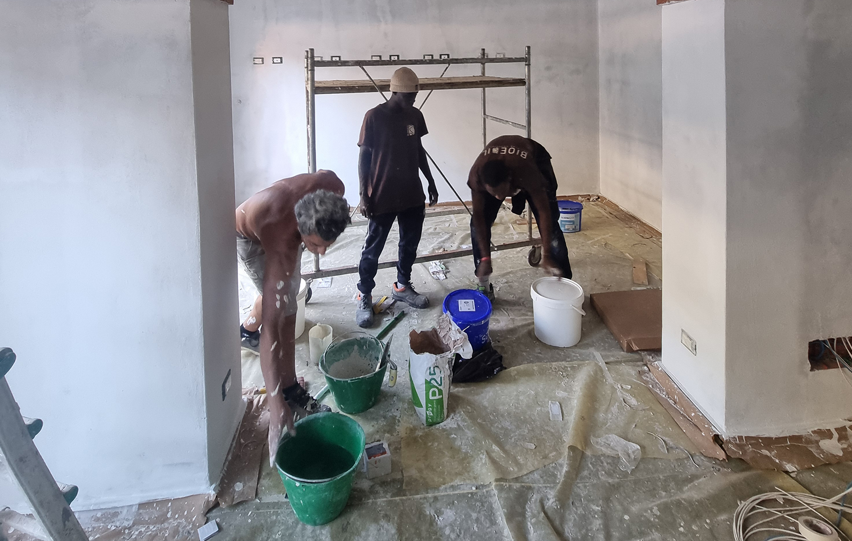 BioEdil SRL | Dettaglio riqualificazione esterno Tabaccheria Piazza Cairoli
